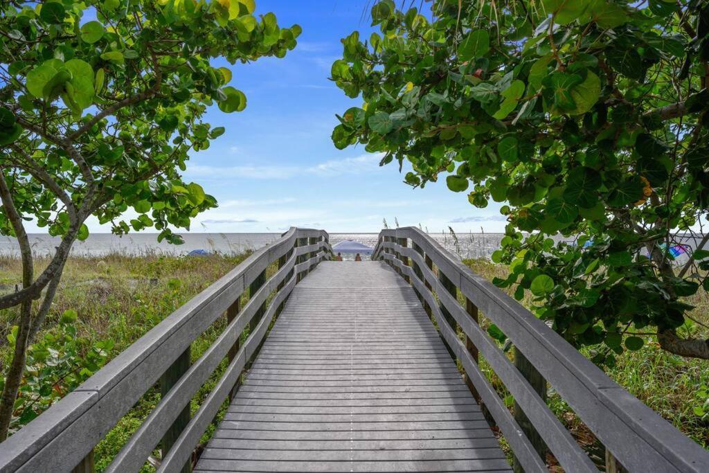The Spanish Beach Home Only 10Mins From The Beach! Largo Extérieur photo